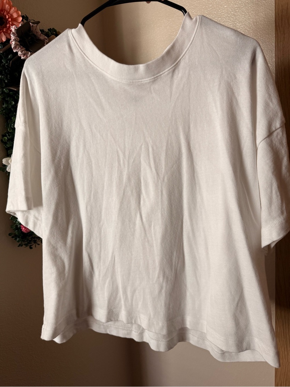 Universal Thread White Relaxed Crewneck Short Sleeve Tee